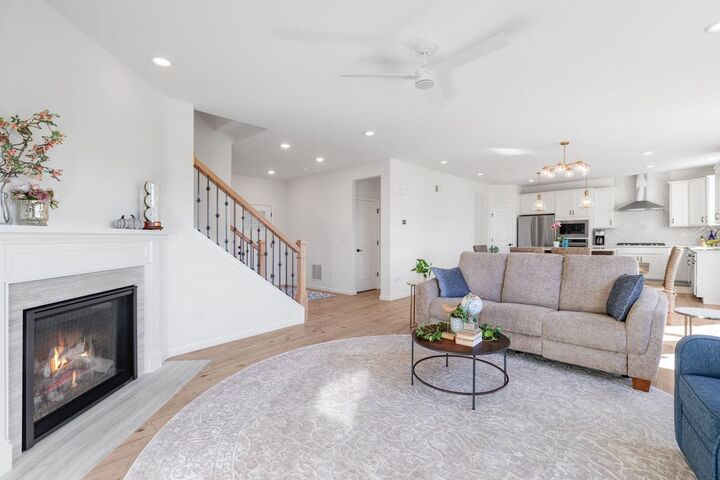 Property Photo: 1044 Joice Lane IL 60060