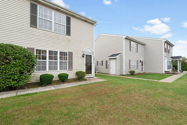 Property Photo: 1911 Mayan Court 1911 IL 60435