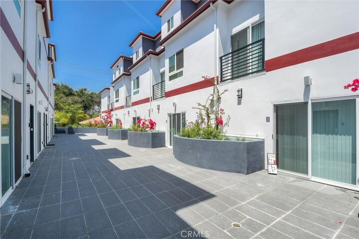 Property Photo:  4461 Tujunga Avenue 104  CA 91602