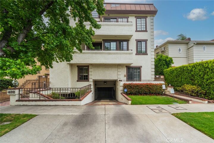 Property Photo:  432 South Hamel Road 302  CA 90048 