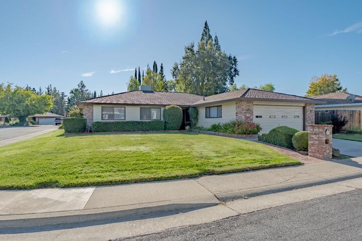 Property Photo: 1506 Mallard Lane CA 95661