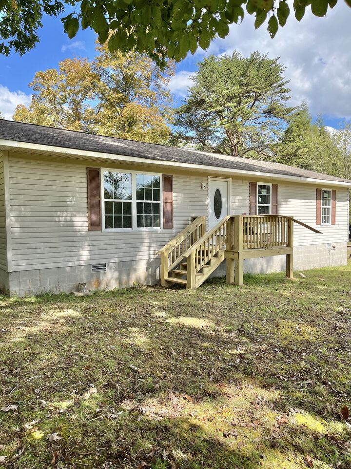 Property Photo:  105 Taylor Rd  TN 37339