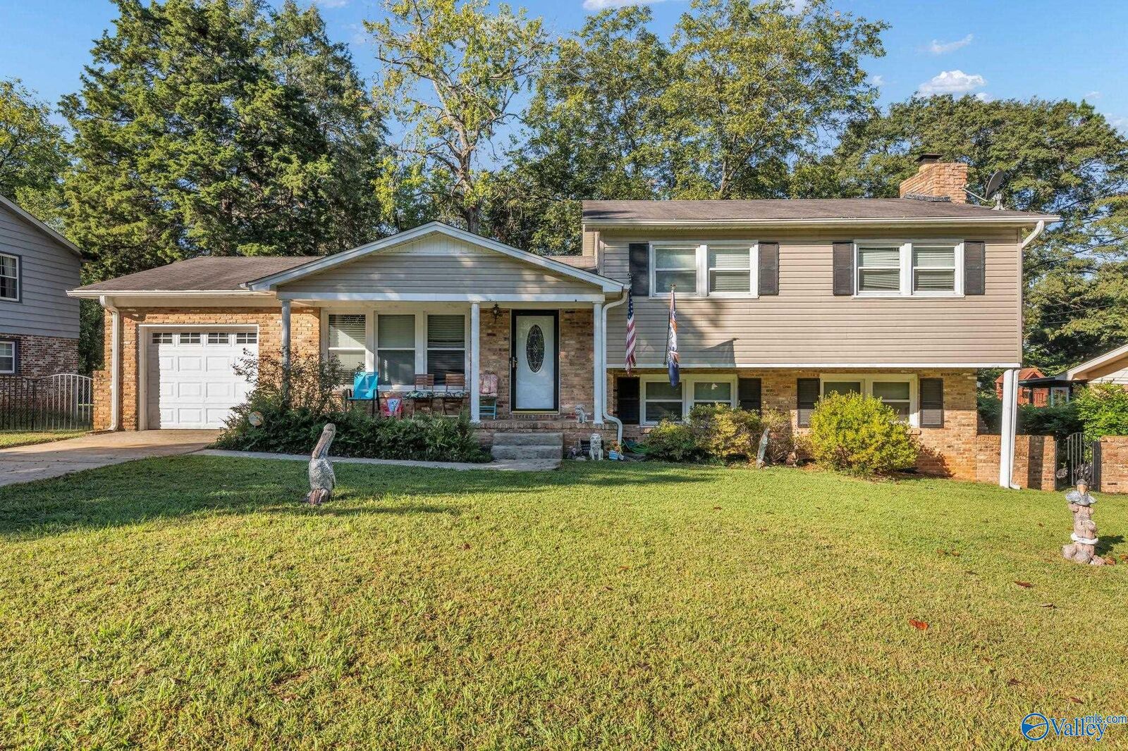 Property Photo:  11406 Maplecrest Drive SE  AL 35803 