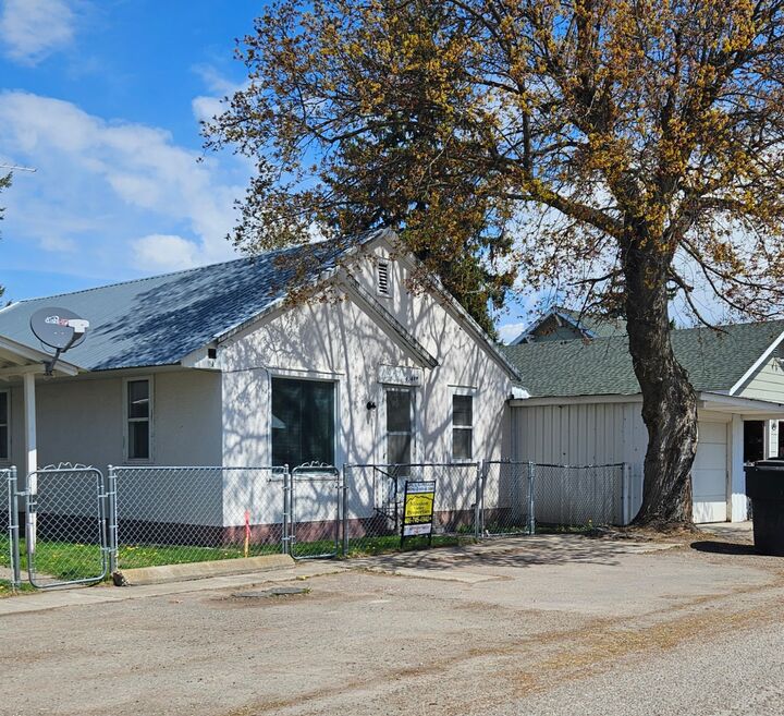 Property Photo: 414 /418 Buchanan Street SW MT 59864