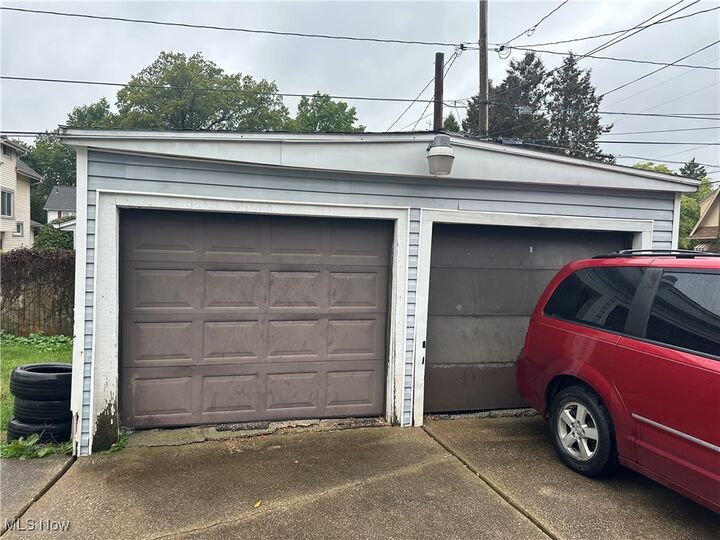 Property Photo: 434 Hillwood Drive OH 44320