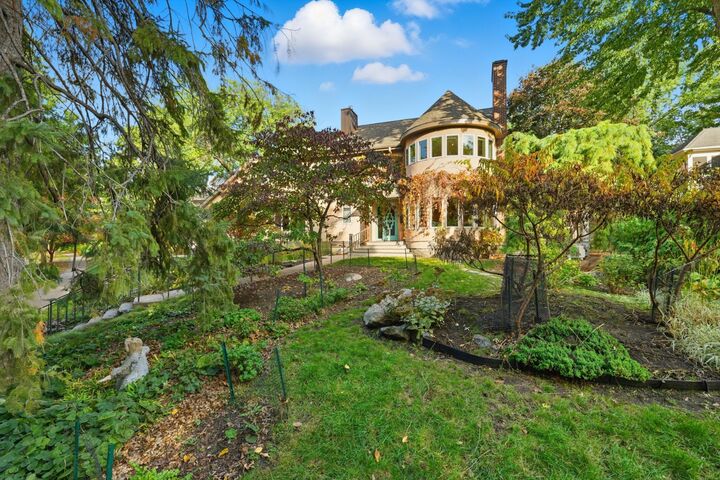 Property Photo: 142 Cambridge Street MN 55105