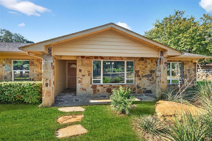 Property Photo:  594 Lukehaven Drive  TX 75076