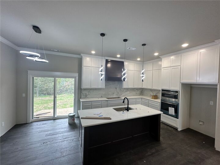 Property Photo: 20 Leawood Lane AR 72715