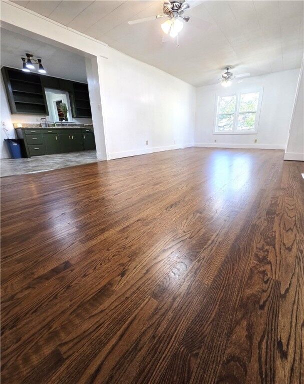 Property Photo: 424 S Vine Street AR 72601