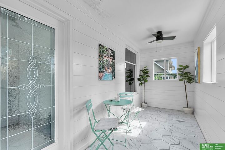 Property Photo: 2707 S 10 Street NE 68108