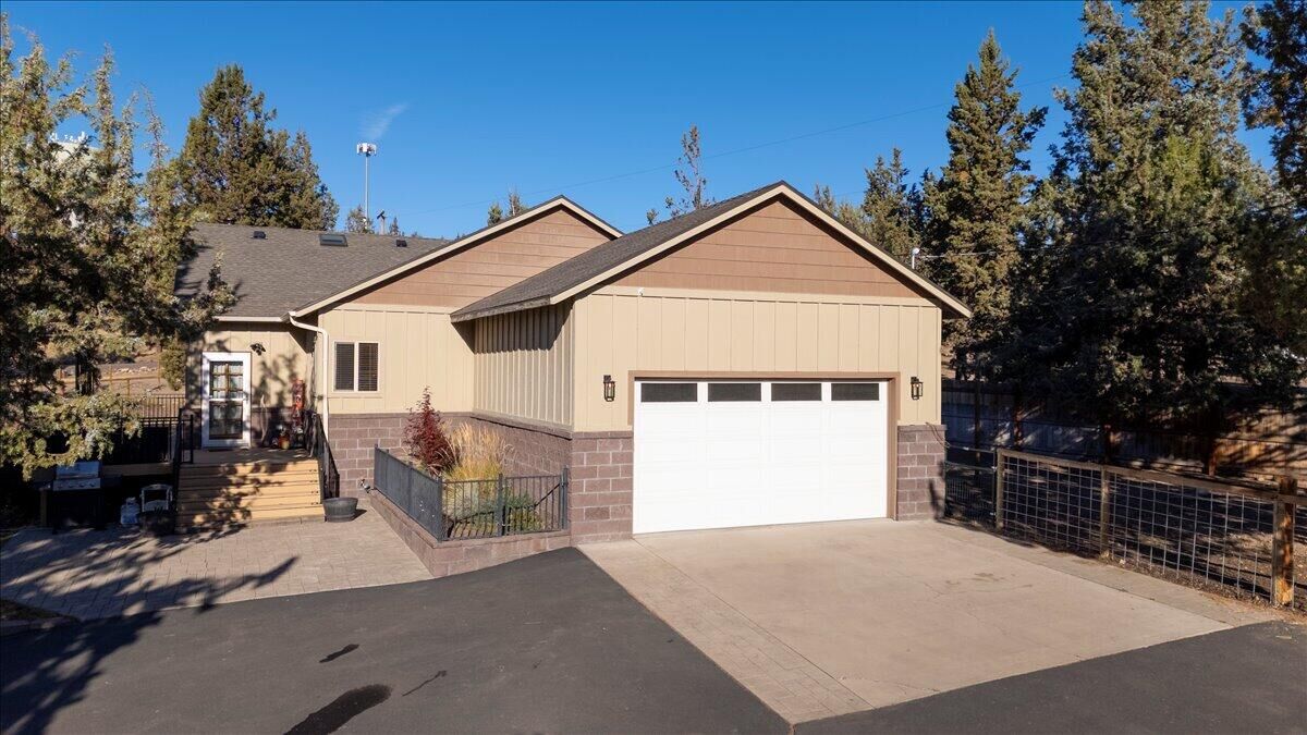 Property Photo:  13595 Gono Place  OR 97760