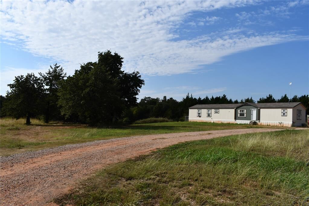 Property Photo: 8351 Hilltop Lane OK 73044