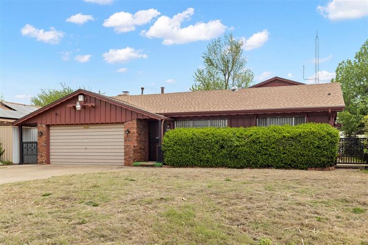 Property Photo: 6608 S Villa Avenue OK 73159