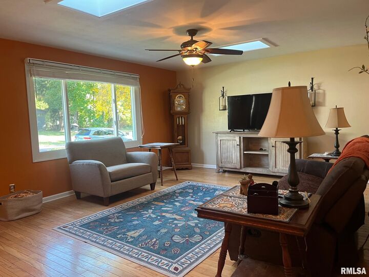 Property Photo: 6315 N Post Oak Road IL 61615