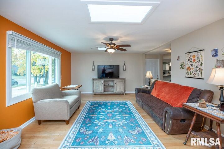 Property Photo: 6315 N Post Oak Road IL 61615