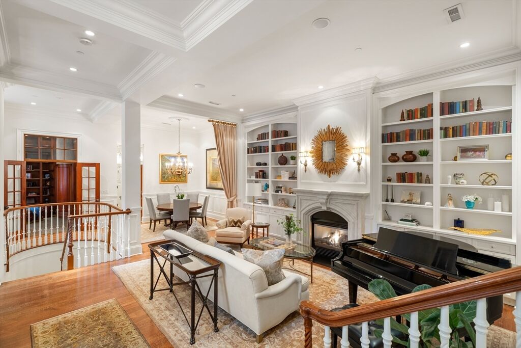 Property Photo:  50 Beacon Street 1  MA 02108 