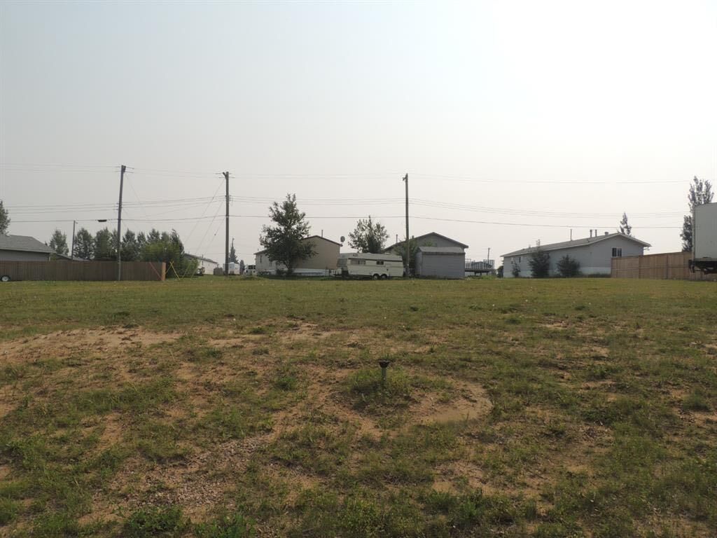 Property Photo: 501 5th Street Close N AB T0B 2X0
