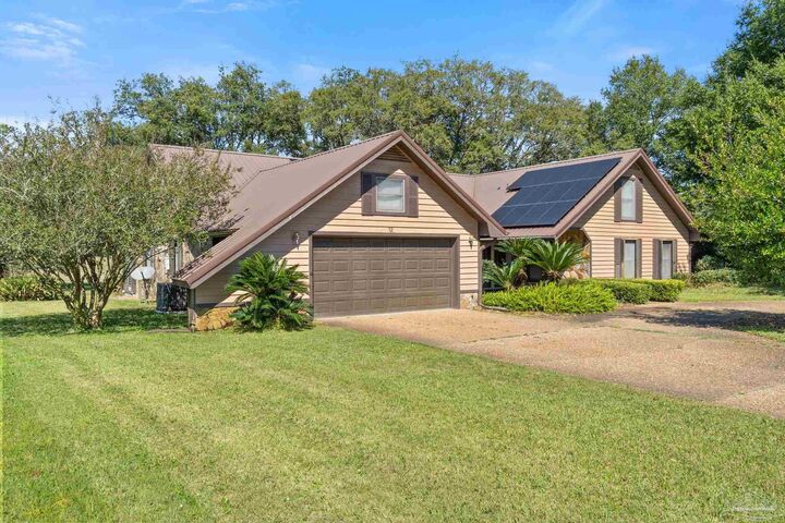Property Photo: 12 Pamlico Cir FL 32507