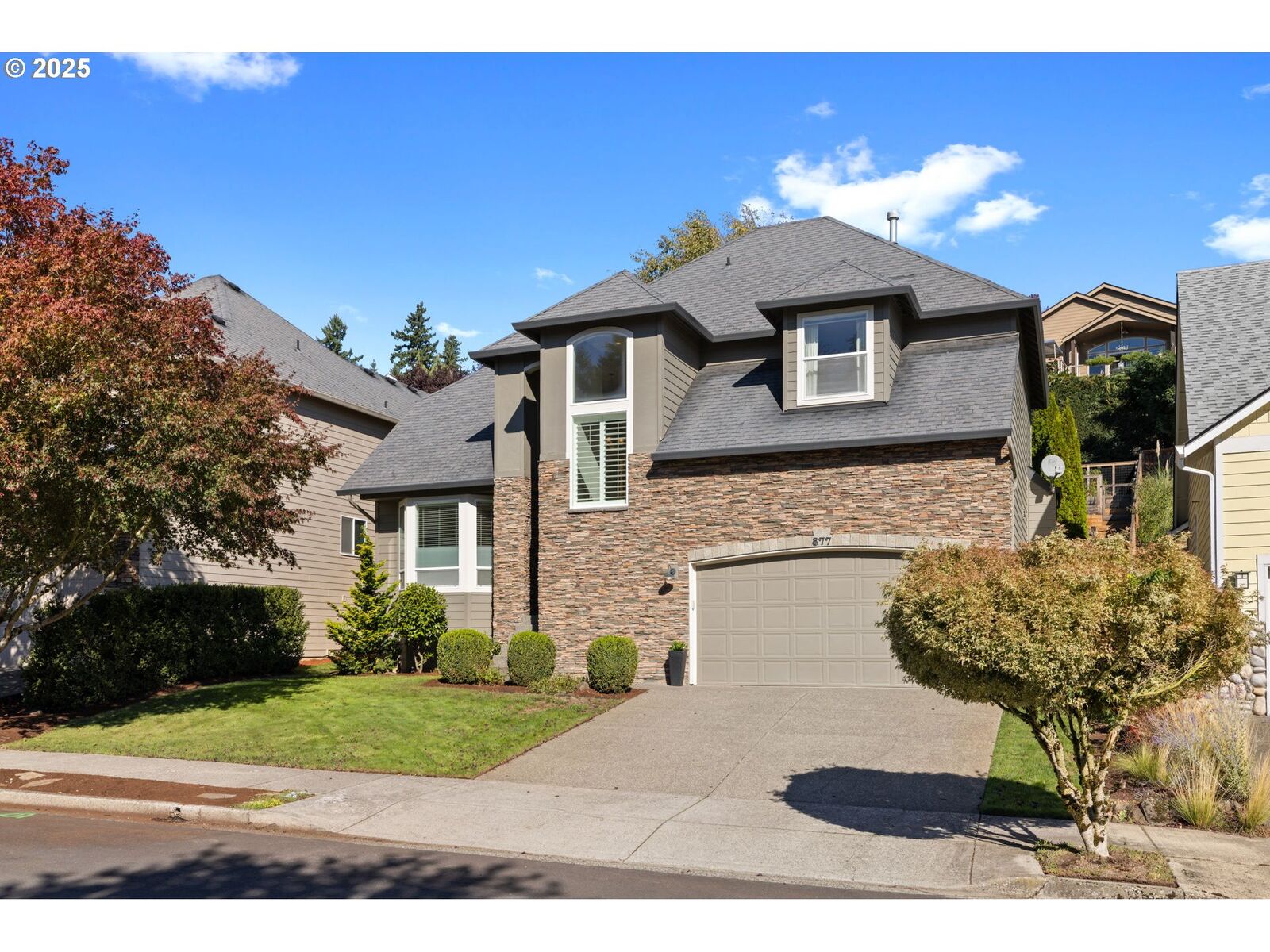 Property Photo:  877 W Lookout Ridge Dr  WA 98671