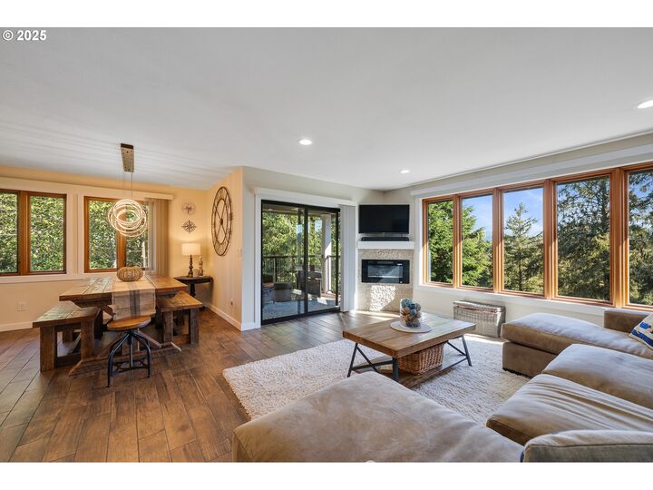 Property Photo:  13150 D St 8  OR 97131