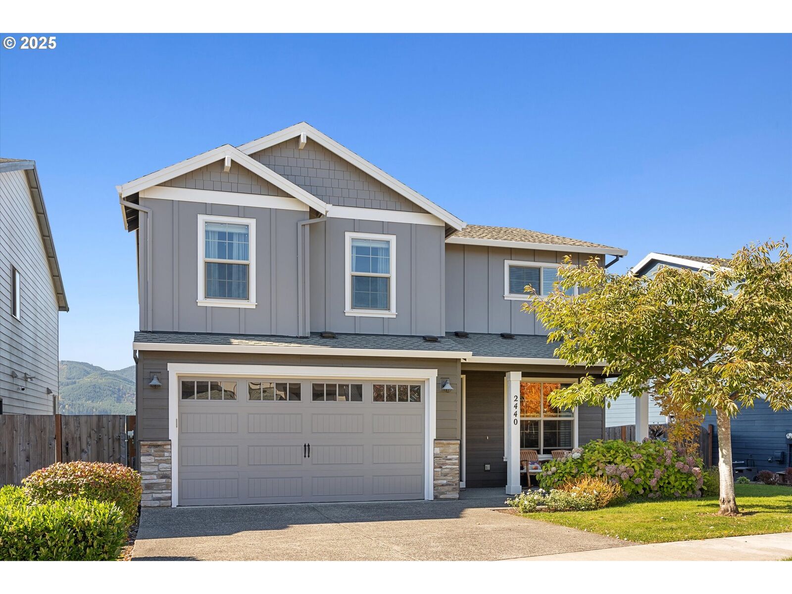Property Photo: 2440 Heather Way OR 97116