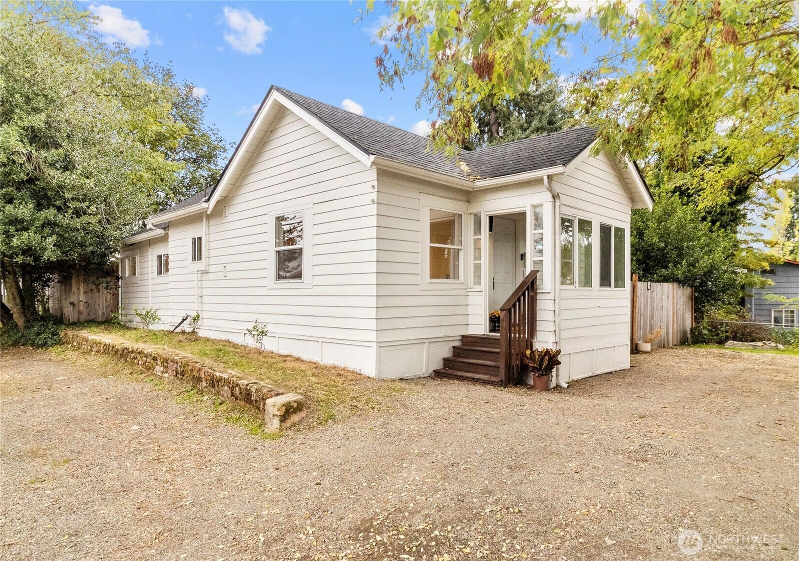 Property Photo: 1146 N Callow Avenue WA 98312