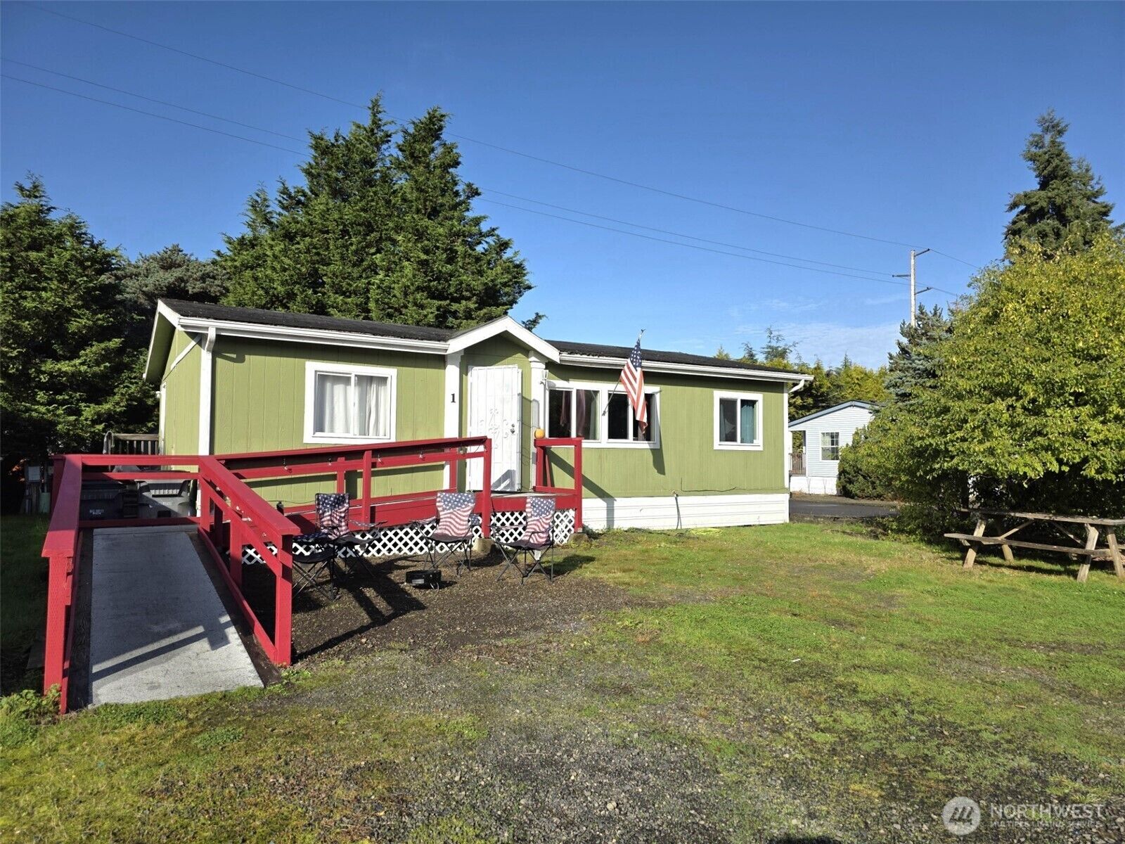 Property Photo: 1900 Broadway Avenue 1 WA 98550