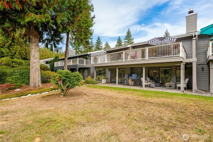 Property Photo:  15000  Village Green Drive 18  WA 98012 