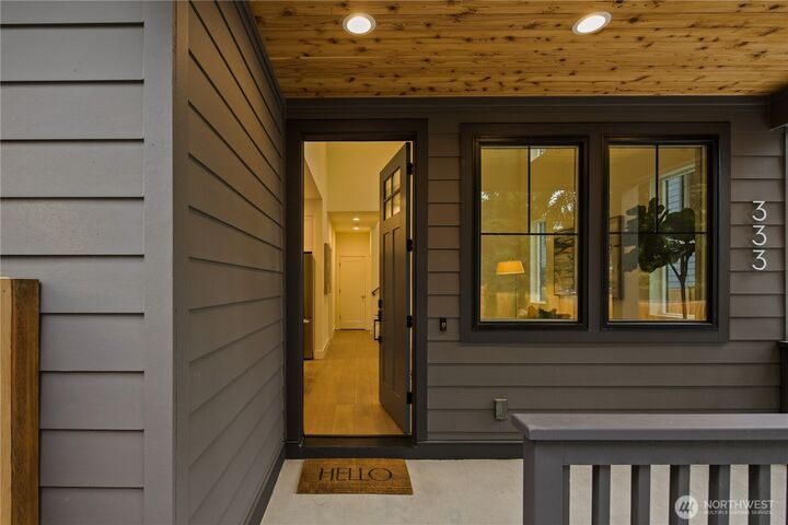 Property Photo:  333  18th Avenue  WA 98033 