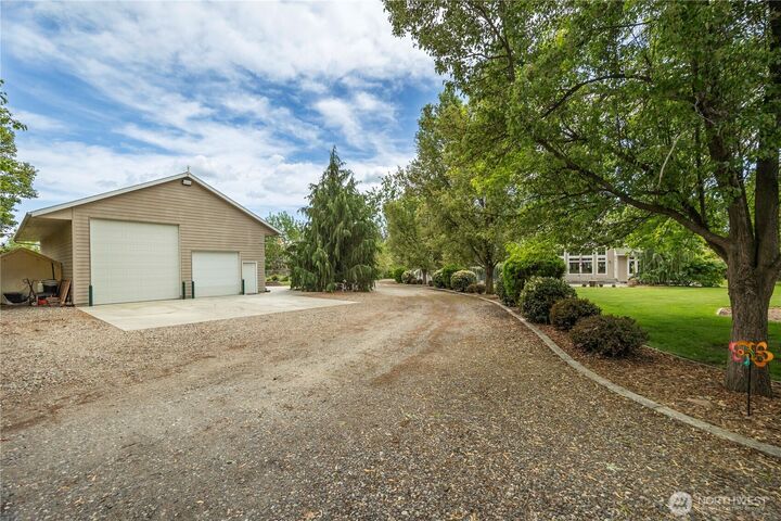 Property Photo:  8620 W Richardson Road  WA 99301 