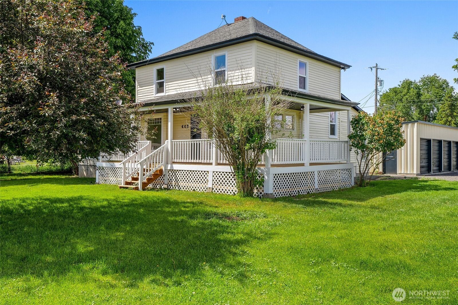 Property Photo:  449 NE Cliff Ave  WA 99185