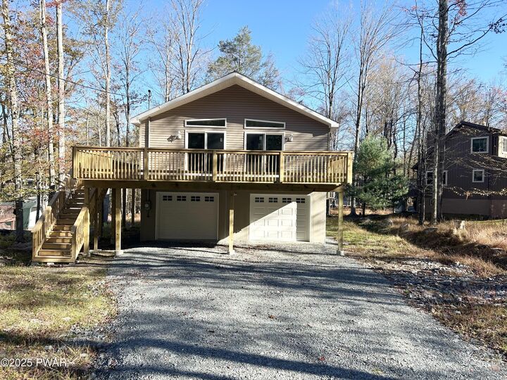 Property Photo: 1081 Lakeland Drive PA 18436