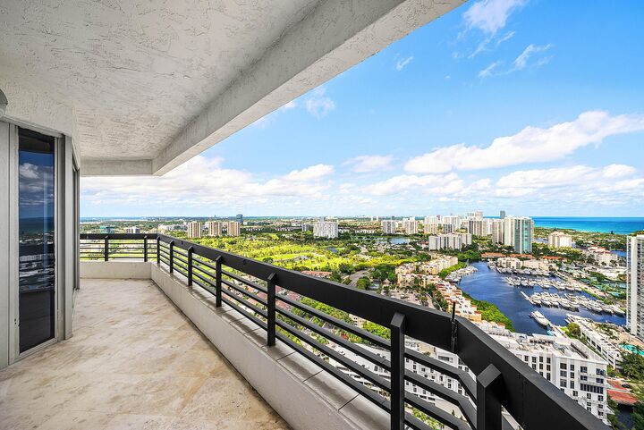 Property Photo: 3500 Mystic Pointe Drive Ph4 FL 33180