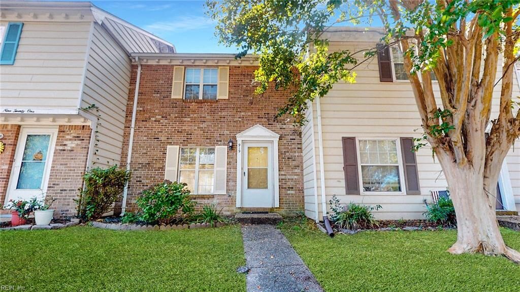 Property Photo: 919 Captains Ct VA 23320