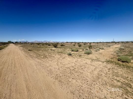 Property Photo:  509-090-26 Vulcan  CA 93555