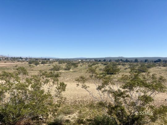 Property Photo:  509-090-25 Vulcan  CA 93555