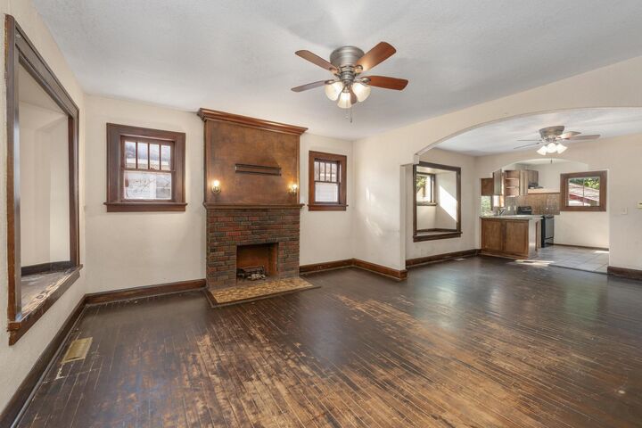 Property Photo: 1509 S Kansas Ave KS 67211-3624