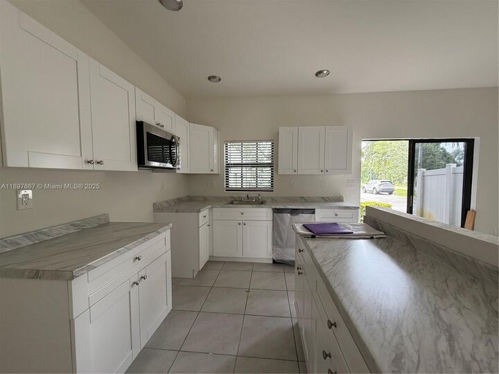 Property Photo:  1106 SW 7th Ct  FL 33034 
