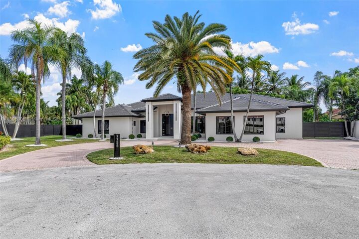 Property Photo: 7755 SW 85th Ct FL 33143