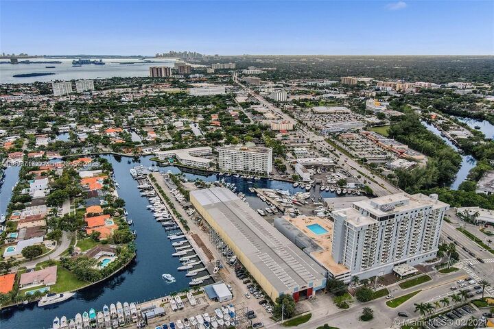 13499 Biscayne Blvd 811  North Miami FL 33181 photo