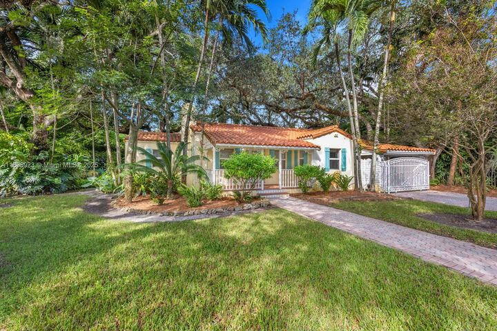 Property Photo:  1100 El Rado St  FL 33134 