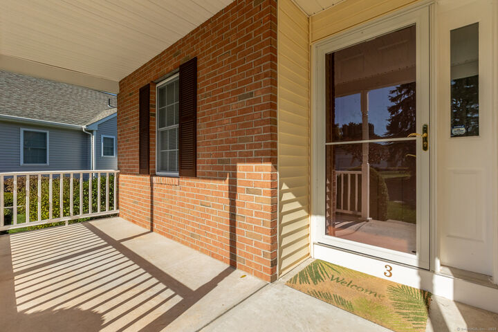 Property Photo: 3 Quail Hollow Close 3 CT 06066