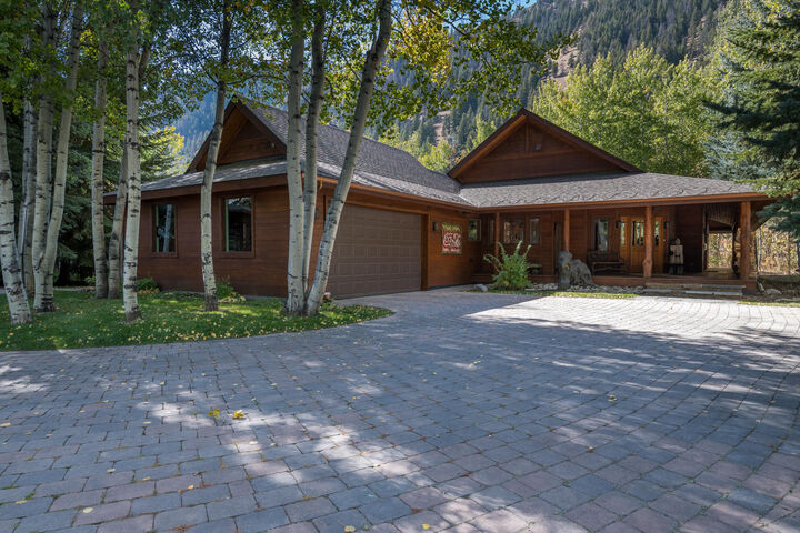 Property Photo: 106 Canyon Dr ID 83340