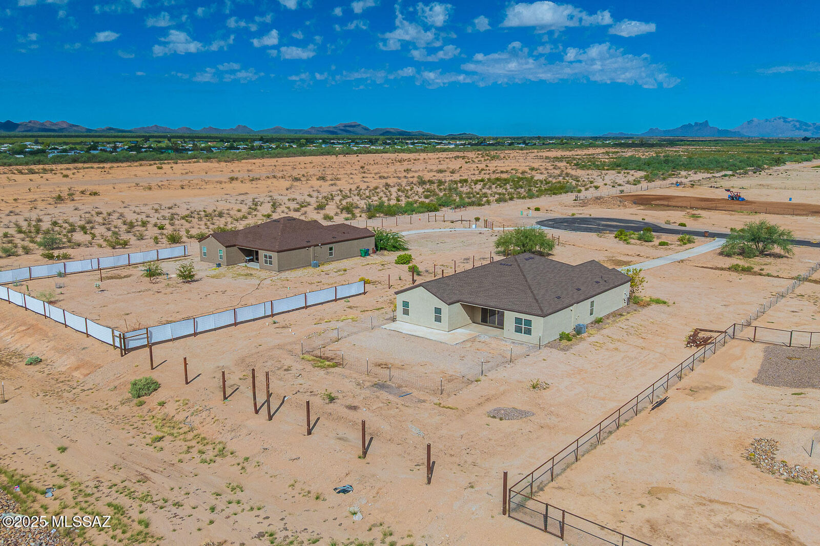 Property Photo:  17165 W Sharps Rd  AZ 85653 