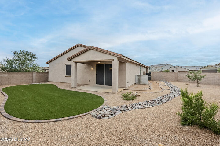 Property Photo: 860 W Calle Nicoya AZ 85629