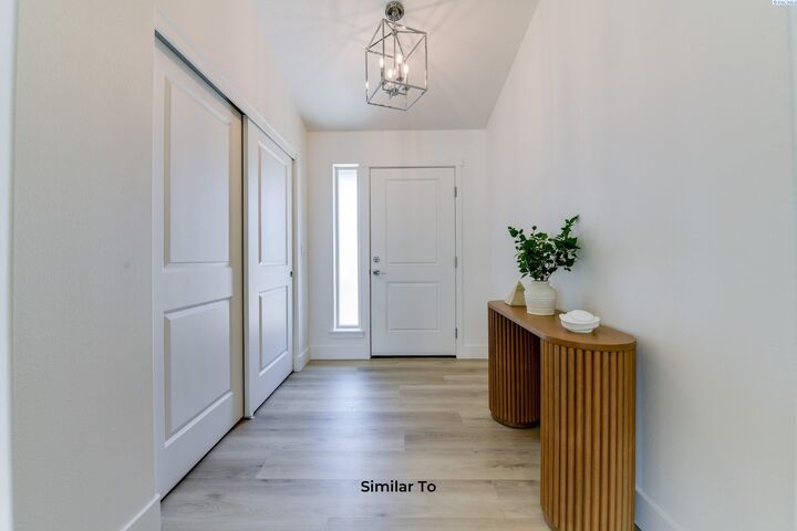 Property Photo: 10601 Atlantic Dr WA 99301
