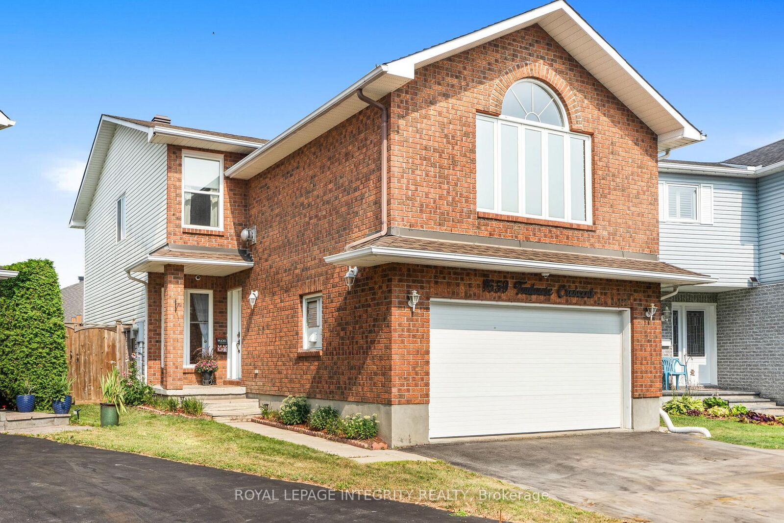 Property Photo:  1659 Toulouse Crescent  ON K1C 6K5 