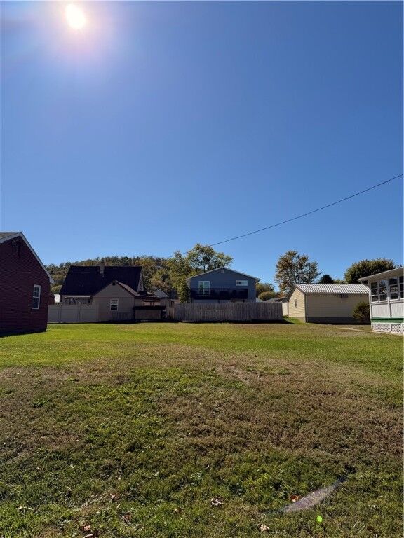 Property Photo: 507 Charles St PA 15022