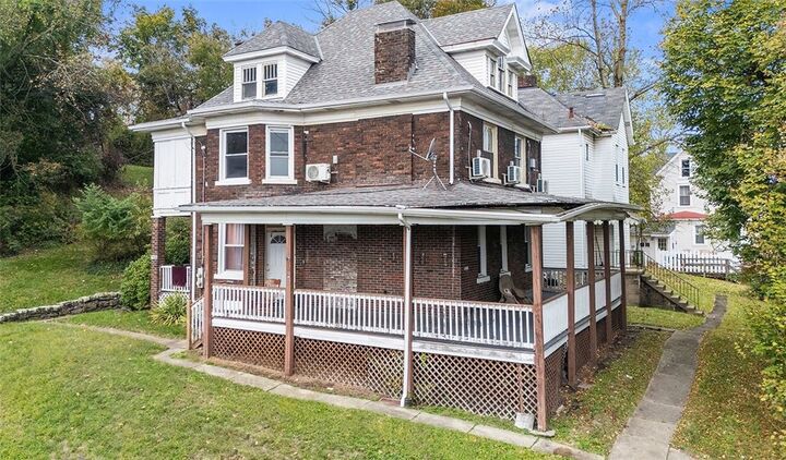 Property Photo:  1100 Tyndall St  PA 15204