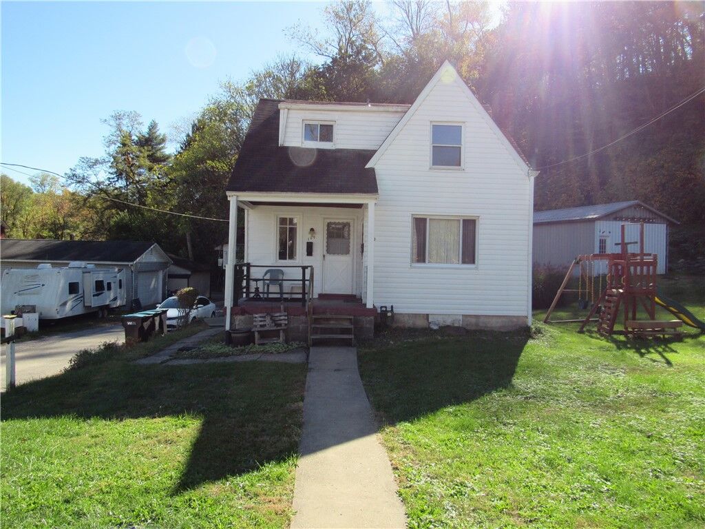 Property Photo: 100 Curtis St PA 15084
